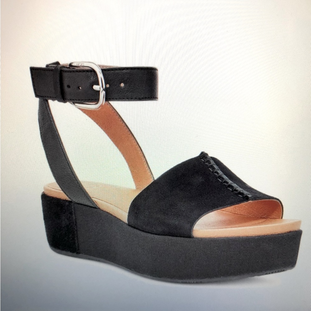UGG~Chapala Black Suede Low Platform Sandal